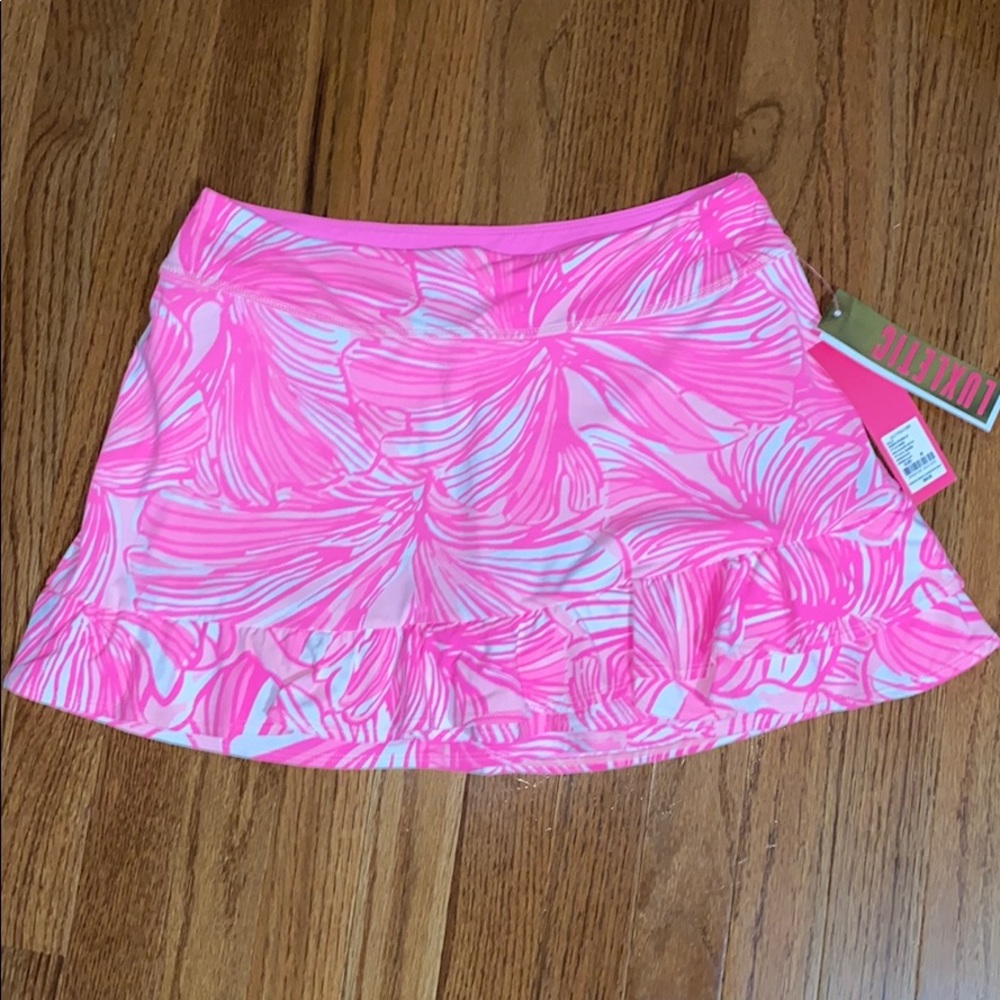 NWT Lilly Pulitzer Lux skort!